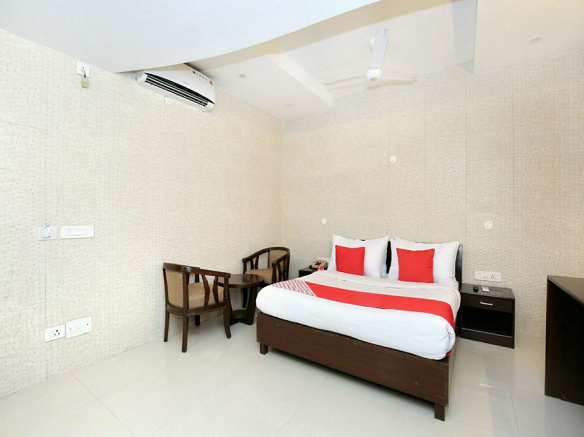 Hotel Oscar Regency Panchkula Exterior foto
