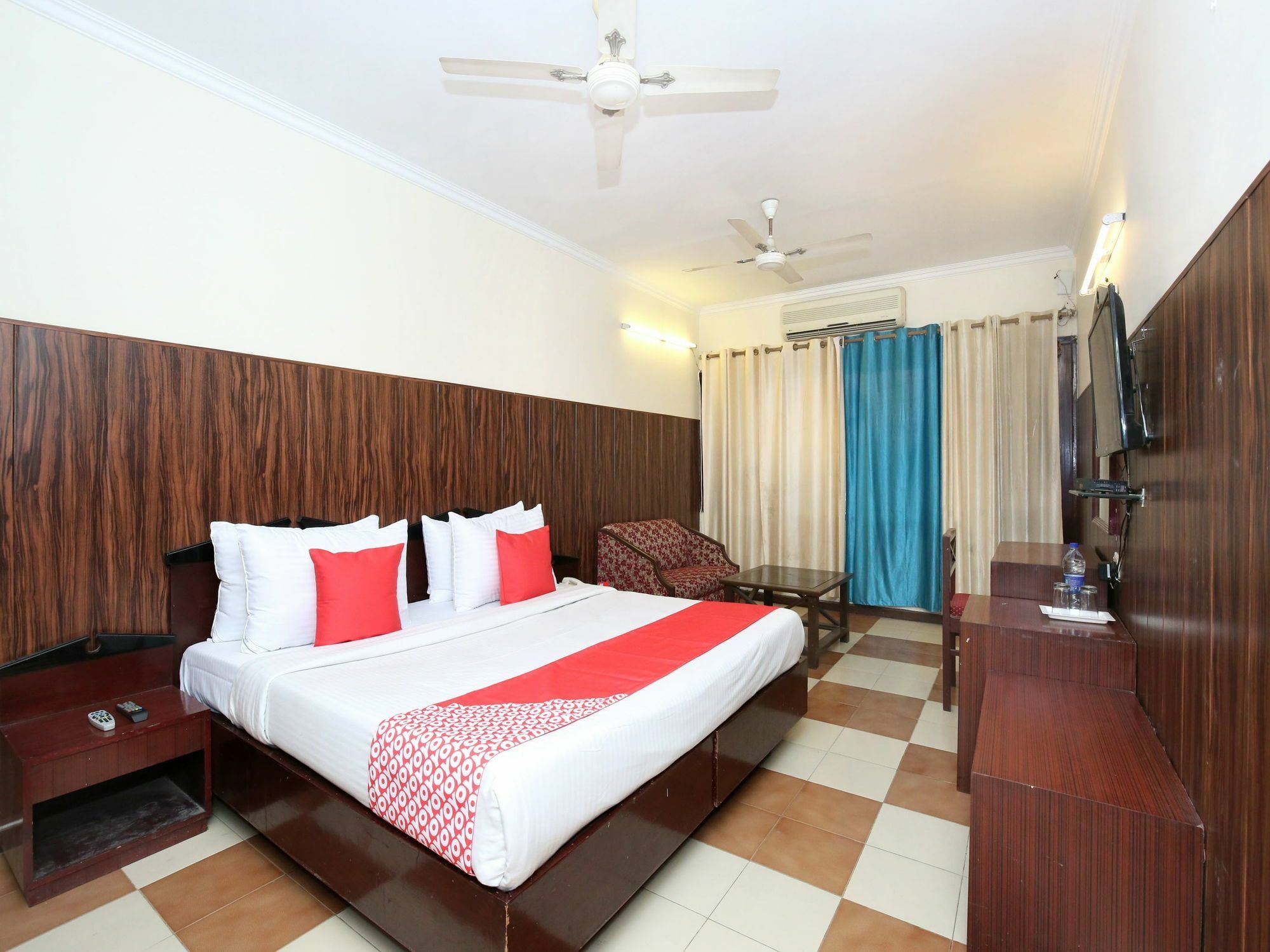Hotel Oscar Regency Panchkula Exterior foto