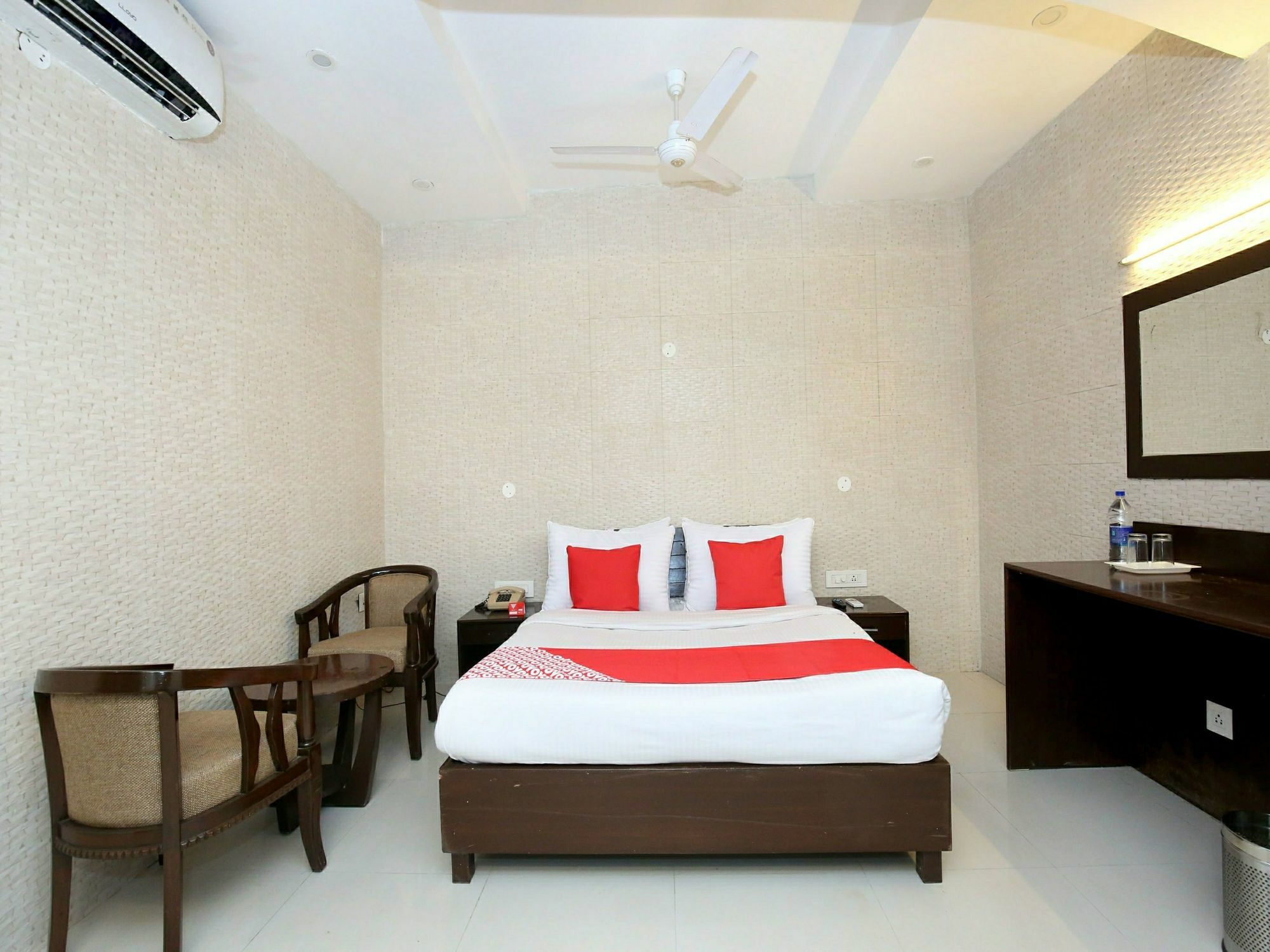 Hotel Oscar Regency Panchkula Exterior foto
